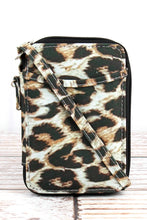 Load image into Gallery viewer, Leopard Wristlet
